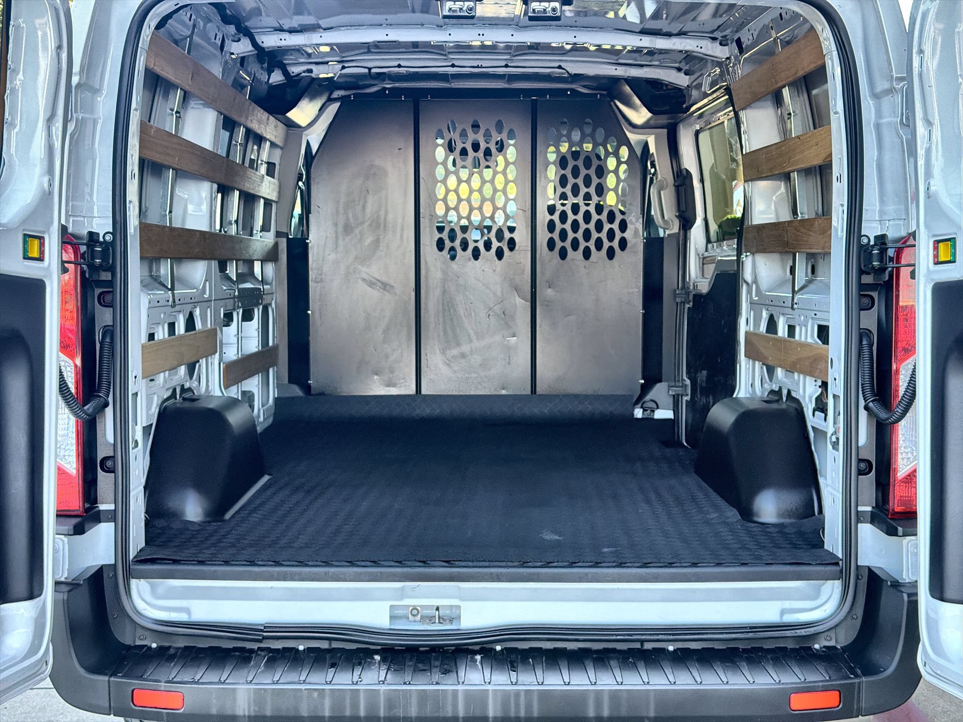 Used 2025 Ford Transit 250 Low Roof w/ Exterior Upgrade Package RWD image 21