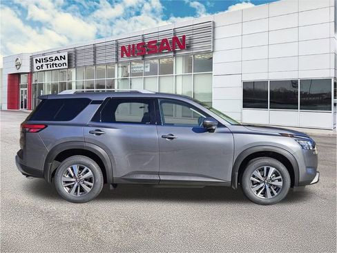 New 2025 Nissan Pathfinder SL w/ Black Appearance Package image 8