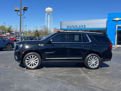 Used 2023 GMC Yukon Denali image 2