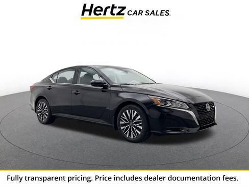 Used 2025 Nissan Altima 2.5 SV FWD image 1