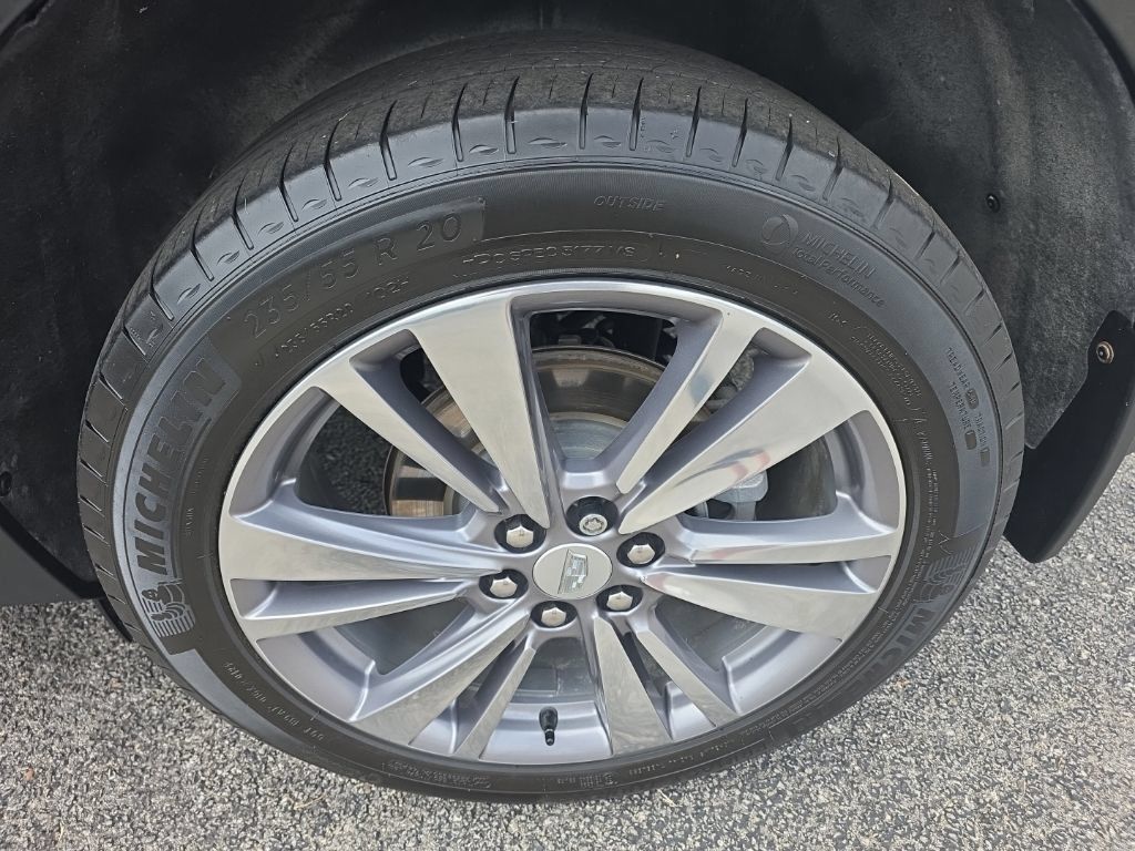 Used 2024 Cadillac XT5 Premium Luxury w/ LPO, Floor Liner Package AWD/4WD image 8