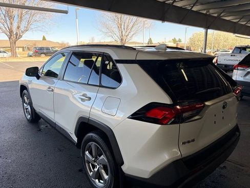 Used 2021 Toyota RAV4 Limited image 17