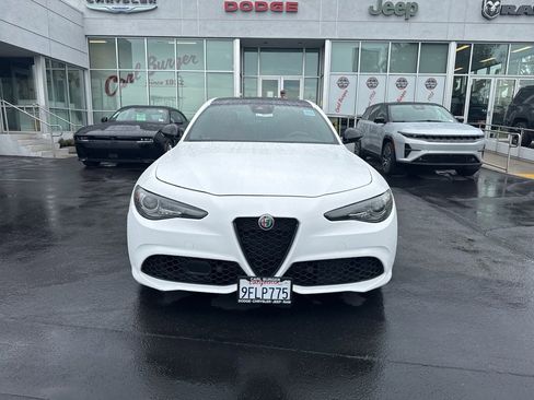 Used 2023 Alfa Romeo Giulia Veloce image 2
