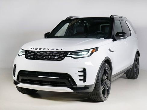 Used 2025 Land Rover Discovery Dynamic SE image 1