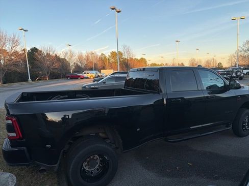 Used 2020 RAM 3500 Big Horn w/ Night Edition image 8