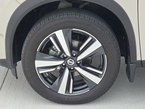 Used 2021 Nissan Rogue Platinum FWD image 11