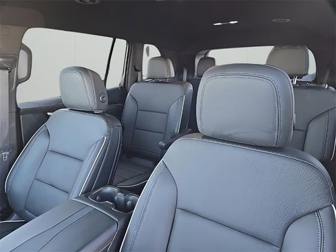 Used 2025 Buick Enclave Preferred image 10