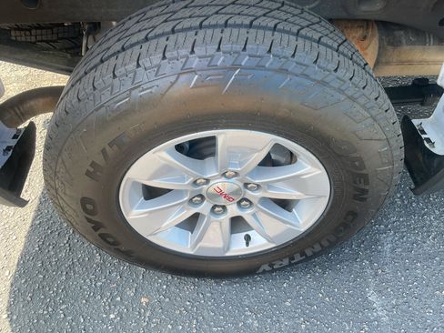 Used 2024 GMC Sierra 1500 Pro w/ Pro Value Package image 8