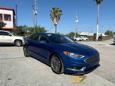 Used 2018 Ford Fusion SE w/ Fusion SE Technology Package FWD image 7