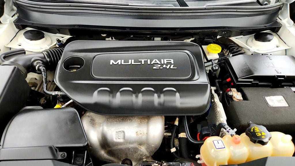 Used 2019 Jeep Cherokee Latitude w/ Cold Weather Group FWD image 26