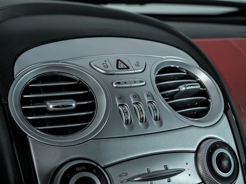 Used 2005 Mercedes-Benz SLR image 35