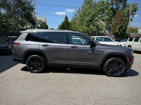 Used 2023 Jeep Grand Cherokee L Laredo AWD/4WD image 4