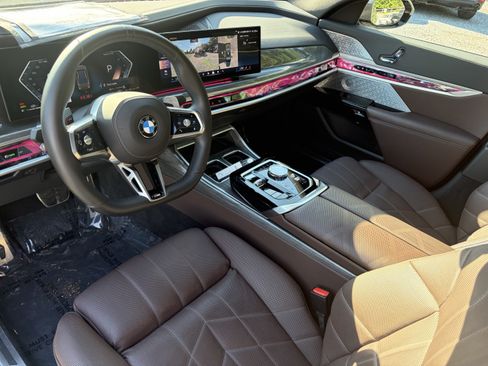 Certified 2023 BMW 760i xDrive w/ Luxury Rear Seating Package AWD/4WD image 12