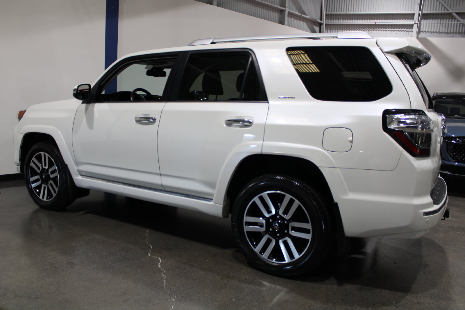Used 2023 Toyota 4Runner Limited AWD/4WD image 7