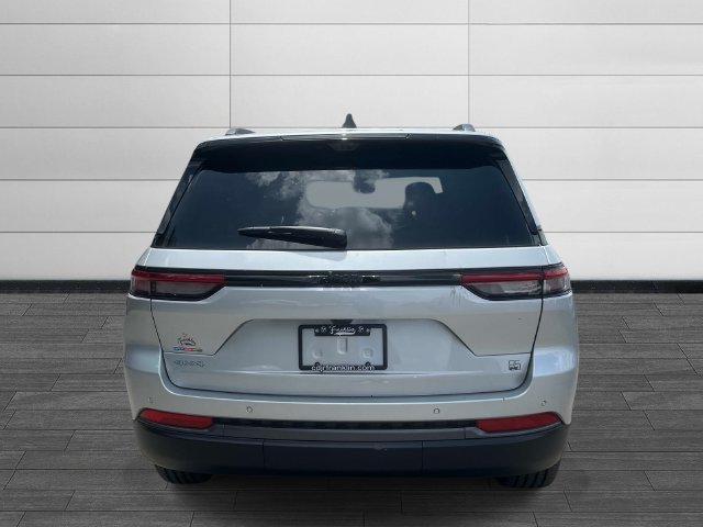 New 2026 Jeep Grand Cherokee Limited AWD/4WD image 4