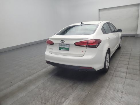 Used 2017 Kia Forte S FWD image 9