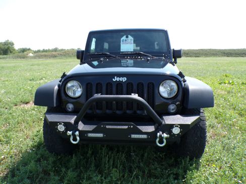 Used 2016 Jeep Wrangler Unlimited Sport w/ Quick Order Package 24S AWD/4WD image 2
