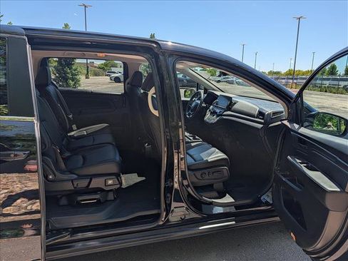 Used 2025 Honda Odyssey EX-L image 16