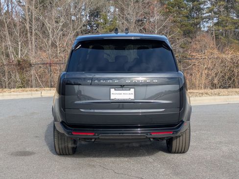 New 2026 Land Rover Range Rover Long Wheelbase SE image 6