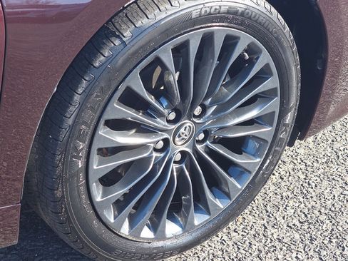 Used 2017 Toyota Avalon Touring w/ Carpet Mat Package image 18