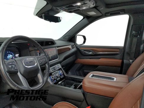 Used 2023 GMC Yukon Denali Ultimate AWD/4WD image 13