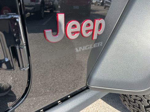 Used 2024 Jeep Wrangler Rubicon w/ Convenience Group image 37