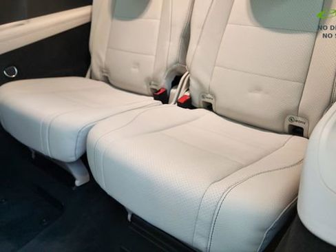 Used 2022 Mercedes-Benz GLS 450 4MATIC image 34