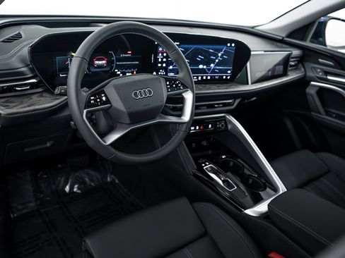 New 2025 Audi Q5 Prestige image 7