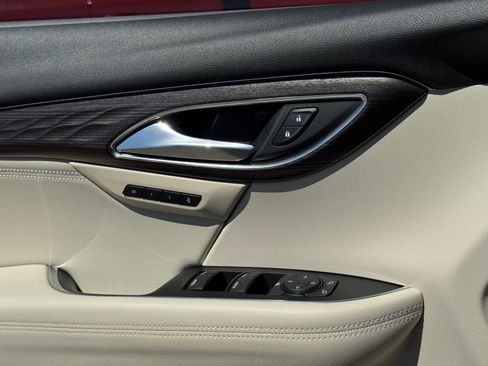 Used 2022 Buick Envision Avenir w/ Technology Package II image 18