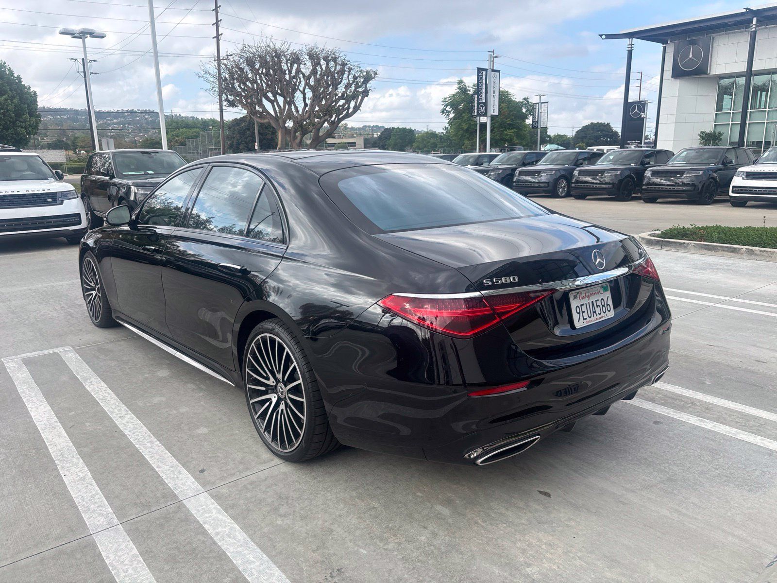 Used 2023 Mercedes-Benz S 580 4MATIC Sedan image 4
