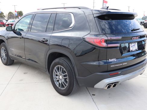 Used 2025 GMC Acadia Elevation image 7