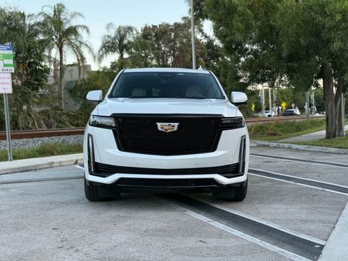 Used 2021 Cadillac Escalade Sport Platinum image 5