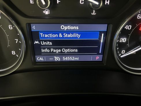 Used 2023 Buick Enclave Essence image 16