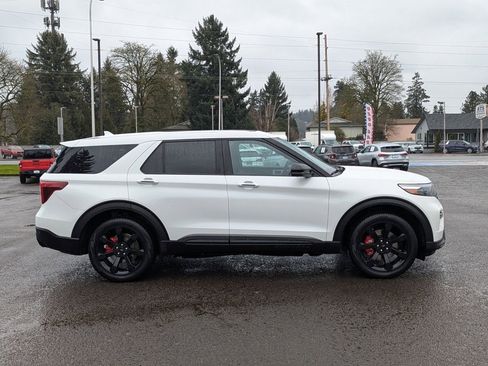 Used 2022 Ford Explorer ST w/ Equipment Group 401A image 6