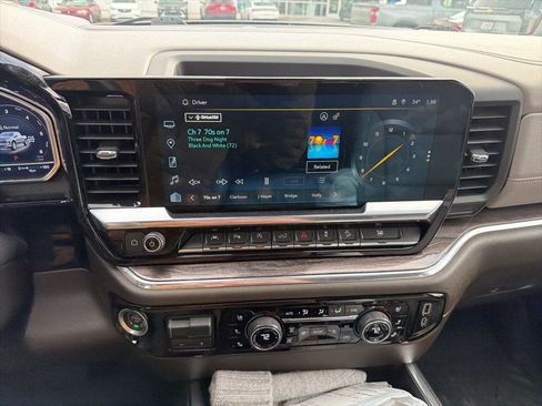 Used 2023 Chevrolet Silverado 1500 LTZ image 12