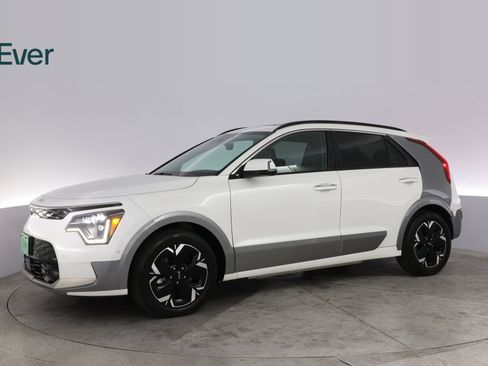 Used 2024 Kia Niro Wave w/ Wave Preserve Package FWD image 18