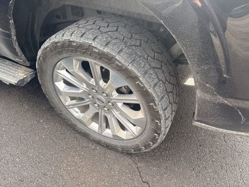 Used 2021 Ford F150 Limited image 8