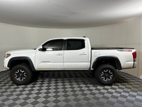Used 2016 Toyota Tacoma TRD Off-Road w/ Towing Package AWD/4WD image 8