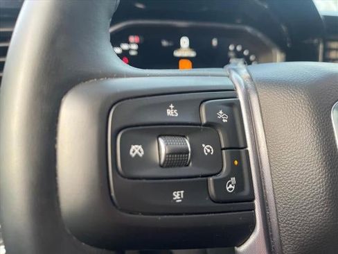 Used 2025 GMC Sierra 2500 SLE image 9