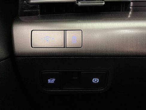 Used 2025 Hyundai Kona Limited FWD image 28