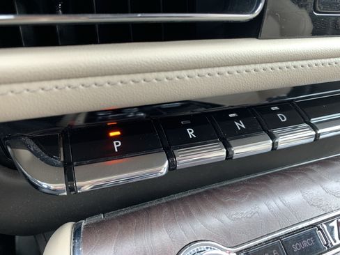 Used 2023 Lincoln Aviator Reserve w/ Equipment Group 201A RWD image 25
