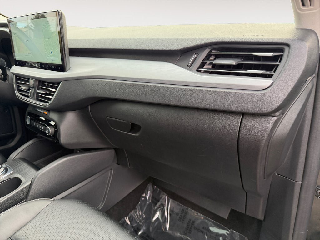 Used 2025 Ford Escape Platinum AWD/4WD image 26