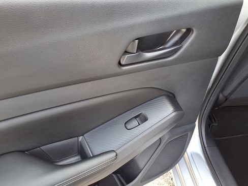 Used 2024 Nissan Altima 2.5 SV FWD image 19