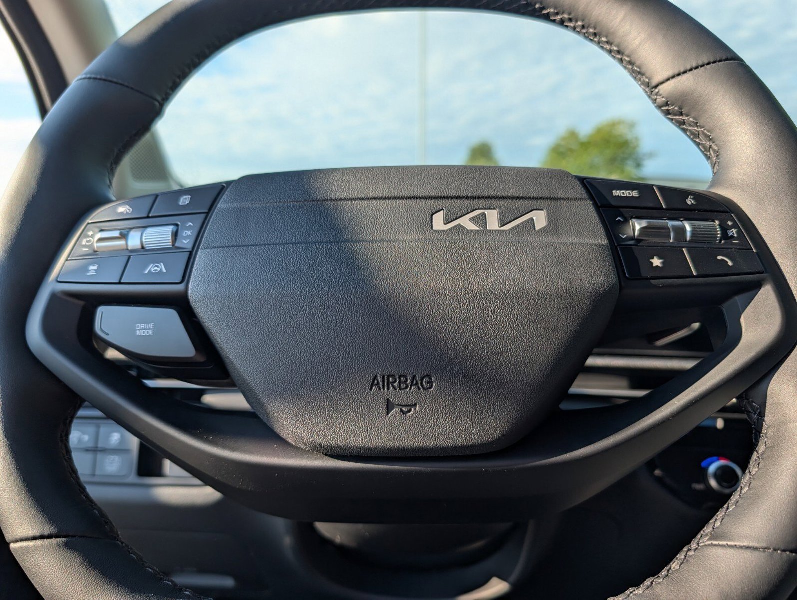 New 2027 Kia Sportage LX FWD image 31