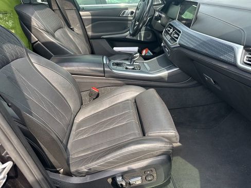 Used 2020 BMW X5 M50i w/ Executive Package image 22