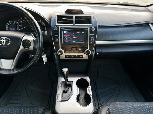 Used 2014 Toyota Camry SE w/ Fleet Convenience Package image 18