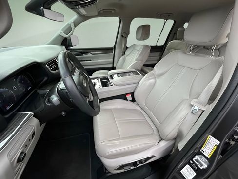 Used 2022 Jeep Wagoneer Series II image 22