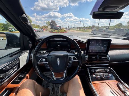 Used 2019 Lincoln Navigator Reserve AWD/4WD image 17