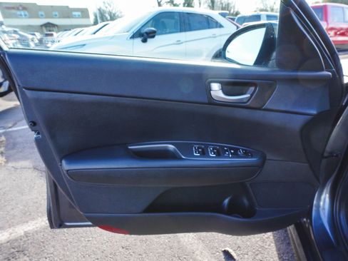 Used 2020 Kia Optima S image 9