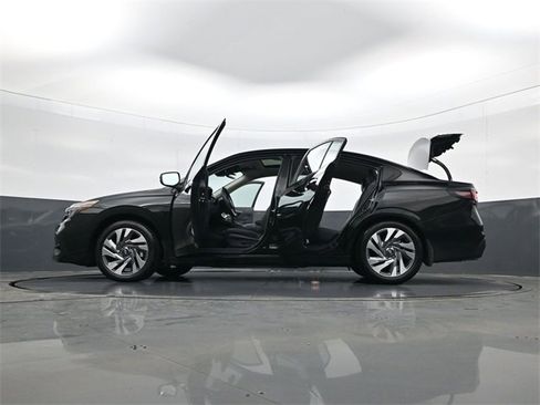 Used 2024 Subaru Legacy Touring XT image 34